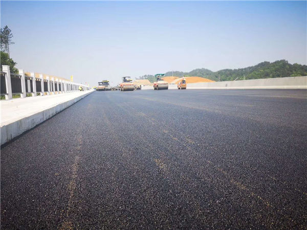 景德鎮(zhèn)機(jī)場至高鐵站道路建設(shè)